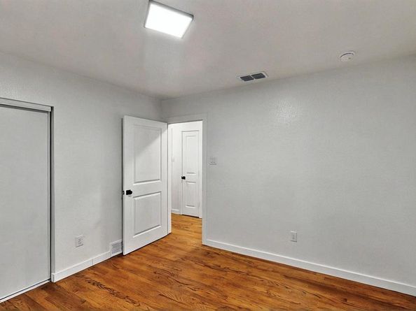 3920  Vanette Lane , Dallas Texas 75216