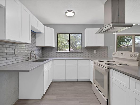 7112  Winterberry Drive , Dallas Texas 75249