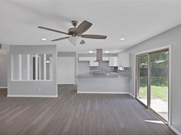7112  Winterberry Drive , Dallas Texas 75249