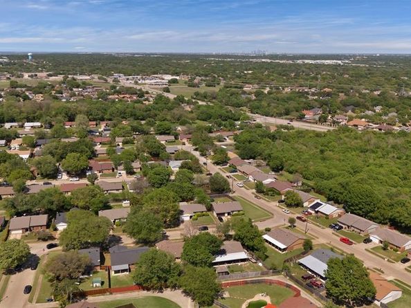 7112  Winterberry Drive , Dallas Texas 75249