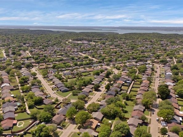 7112  Winterberry Drive , Dallas Texas 75249