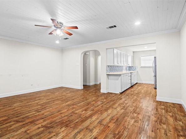 3806  Rainier Street , Irving Texas 75062