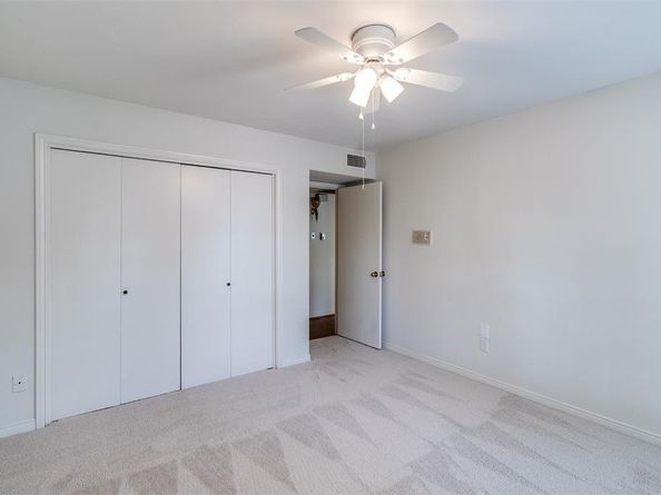 5833  Copperwood Lane  1131, Dallas Texas 75248