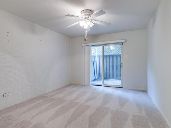 5833  Copperwood Lane  1131, Dallas Texas 75248