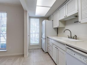 5833  Copperwood Lane  1131, Dallas Texas 75248
