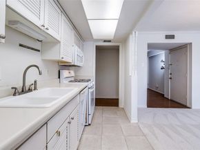 5833  Copperwood Lane  1131, Dallas Texas 75248