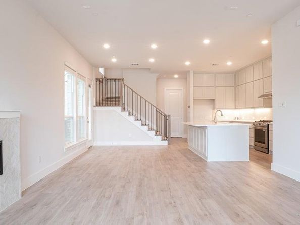 1824  Wittington  , Farmers Branch Texas 75234