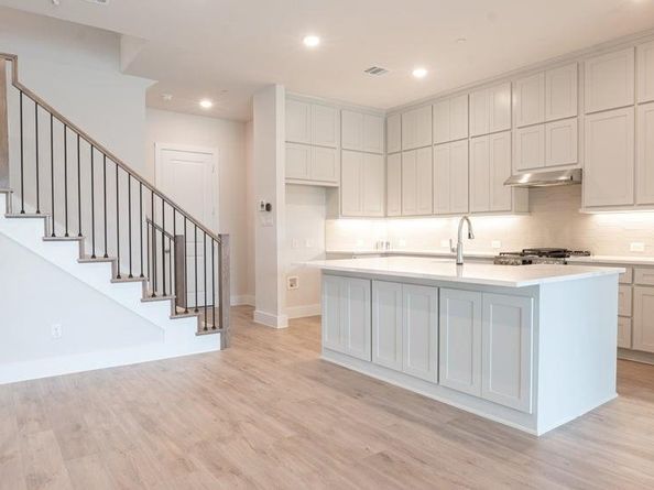 1824  Wittington  , Farmers Branch Texas 75234