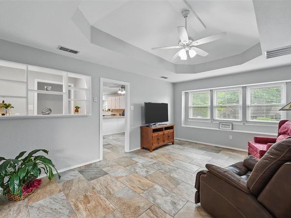 818  Red Oak Drive , Mansfield Texas 76063
