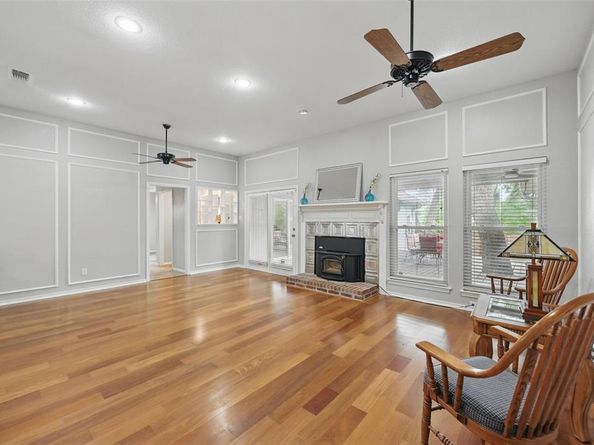 818  Red Oak Drive , Mansfield Texas 76063