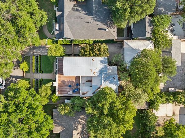 2560  Cockrell Avenue , Fort Worth Texas 76109