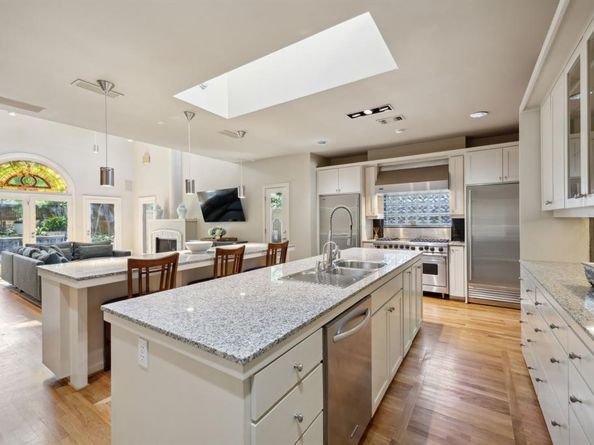 2560  Cockrell Avenue , Fort Worth Texas 76109