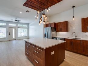 1811 S Ervay Street , Dallas Texas 75215