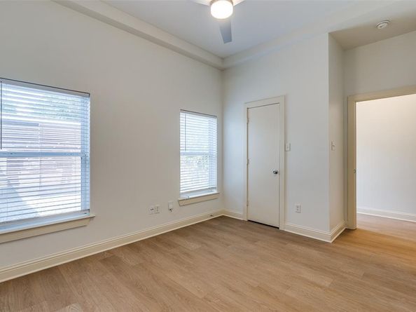 1811 S Ervay Street , Dallas Texas 75215