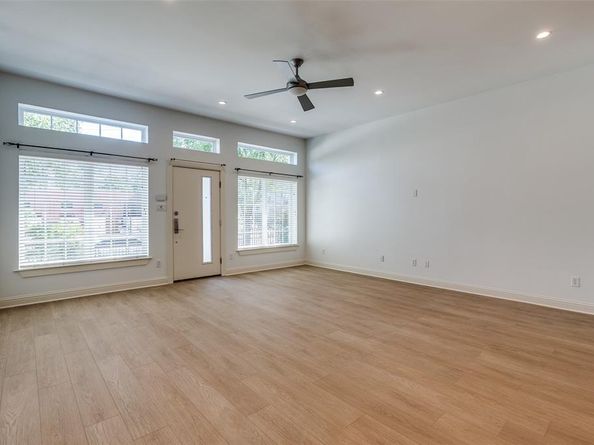 1811 S Ervay Street , Dallas Texas 75215