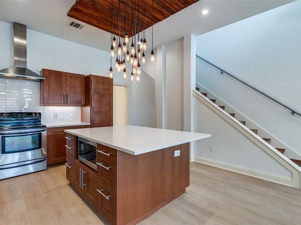 1811 S Ervay Street , Dallas Texas 75215