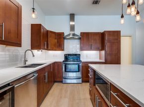 1811 S Ervay Street , Dallas Texas 75215
