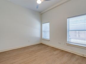 1811 S Ervay Street , Dallas Texas 75215
