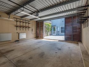 1811 S Ervay Street , Dallas Texas 75215