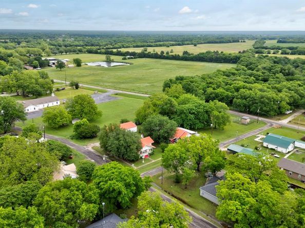 101 E Reed Street , Randolph Texas 75475