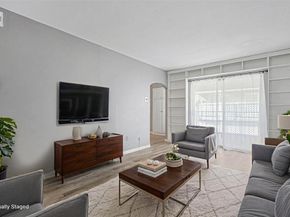 15931  Stillwood Street  2095, Dallas Texas 75248