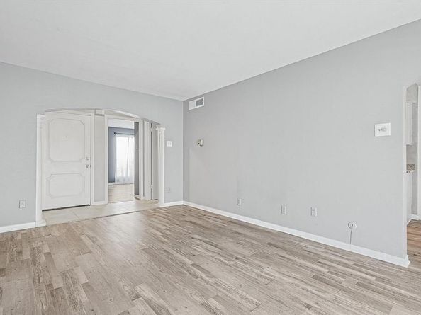 15931  Stillwood Street  2095, Dallas Texas 75248