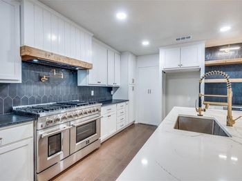 10544  Cox Lane 
