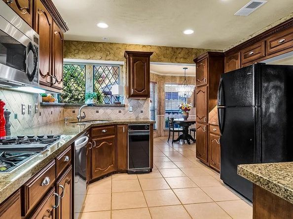 7335  Debbe Drive , Dallas Texas 75252