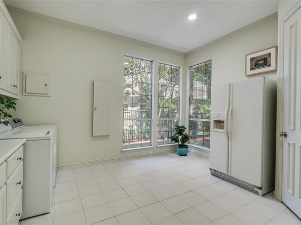 63  Downs Lake Circle , Dallas Texas 75230