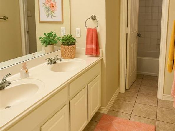 6705  Marie Weldon Court , Arlington Texas 76001