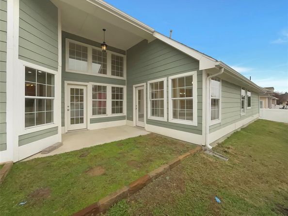 1100  Hayden Lane , Savannah Texas 76227