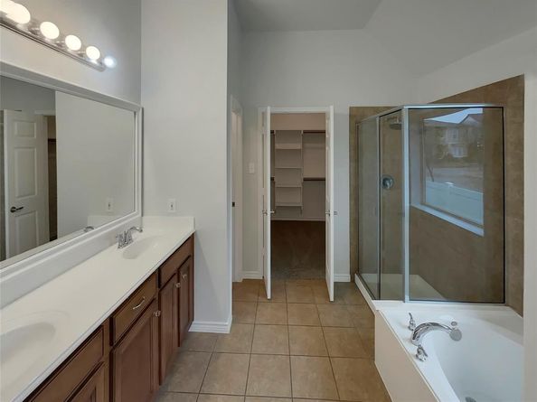 1100  Hayden Lane , Savannah Texas 76227