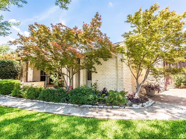 3501  Esplendor Avenue , Irving Texas 75062