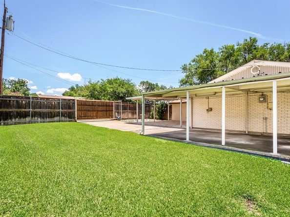 3501  Esplendor Avenue , Irving Texas 75062
