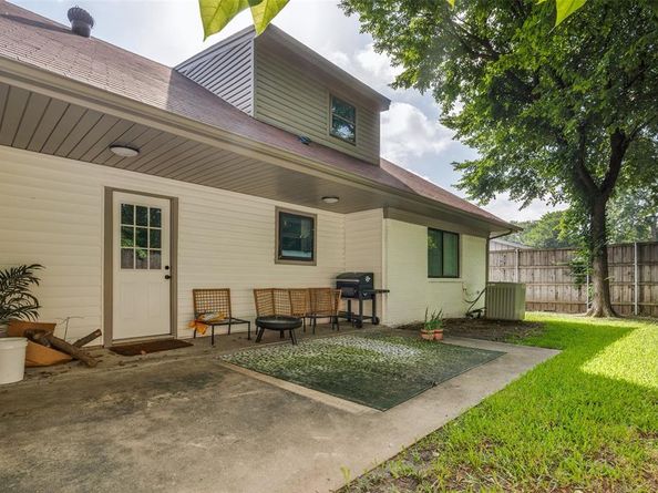 5921  Spring Glen Drive , Dallas Texas 75232