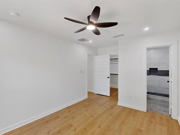 385  Crusader Drive , Dallas Texas 75217