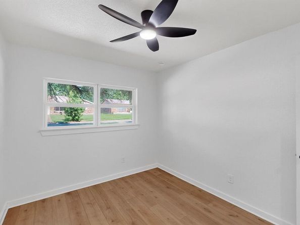 385  Crusader Drive , Dallas Texas 75217