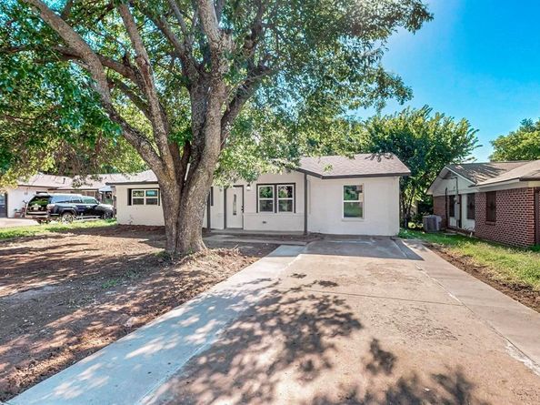 385  Crusader Drive , Dallas Texas 75217