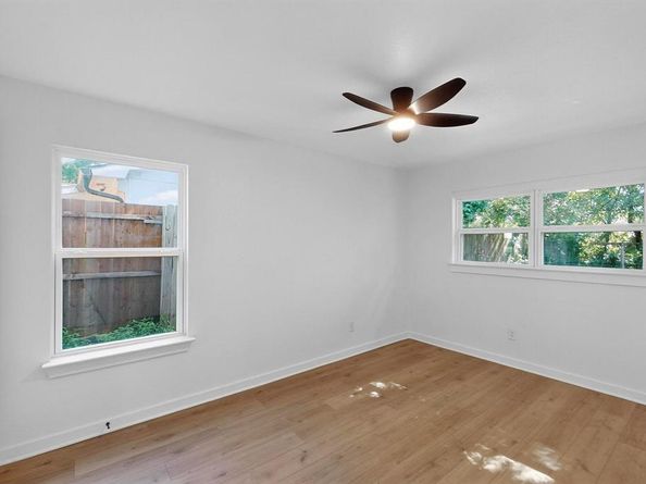 385  Crusader Drive , Dallas Texas 75217