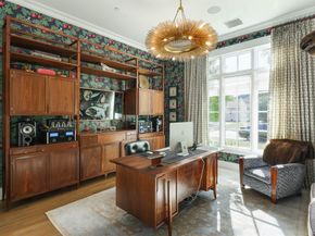 6807  Joyce Way , Dallas Texas 75225