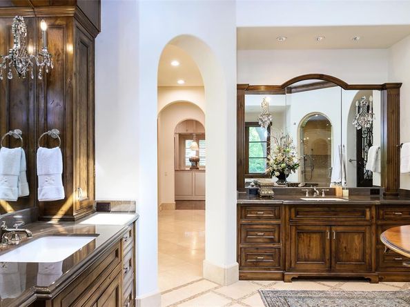 5335  Meaders Lane , Dallas Texas 75229