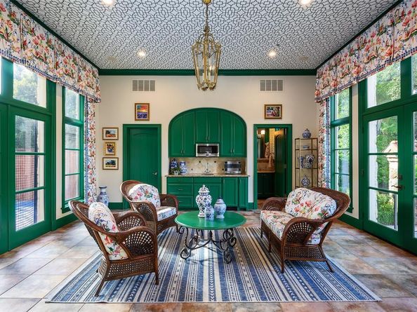 5335  Meaders Lane , Dallas Texas 75229