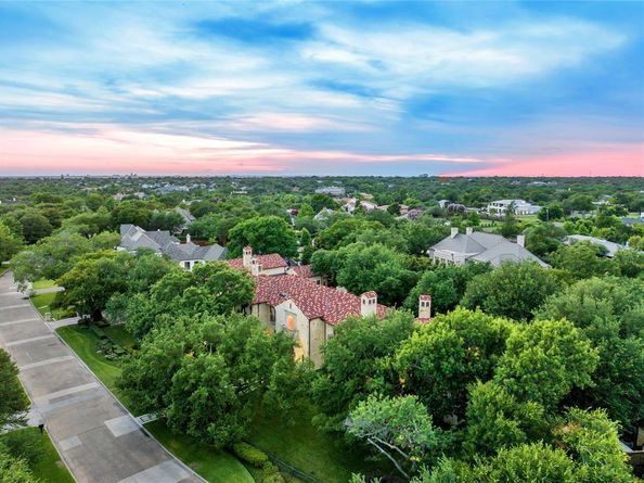 5335  Meaders Lane , Dallas Texas 75229
