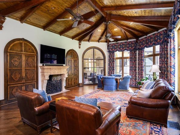 5335  Meaders Lane , Dallas Texas 75229
