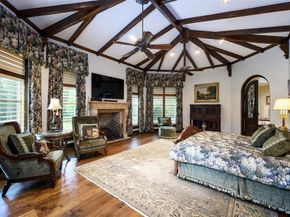 5335  Meaders Lane , Dallas Texas 75229