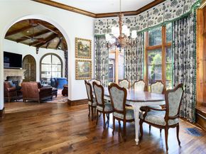 5335  Meaders Lane , Dallas Texas 75229