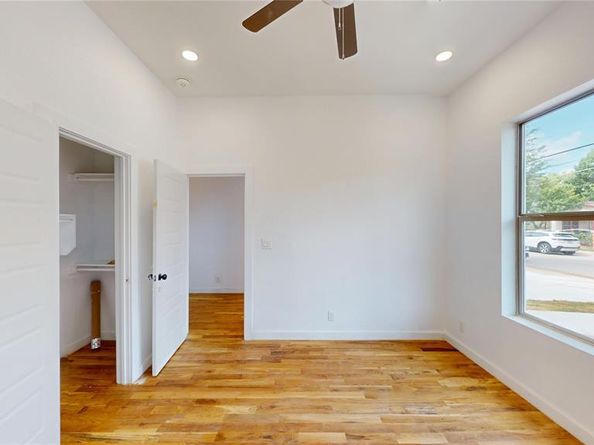 3418  Borger Street , Dallas Texas 75212