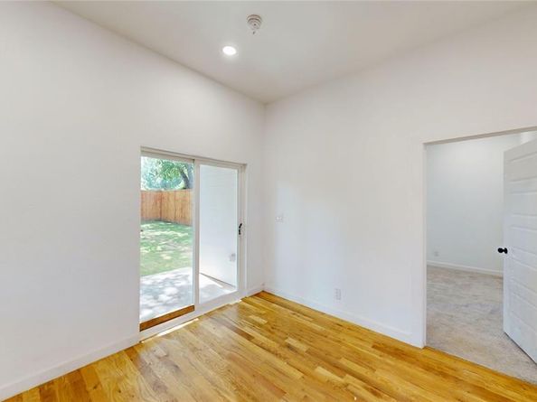 3418  Borger Street , Dallas Texas 75212