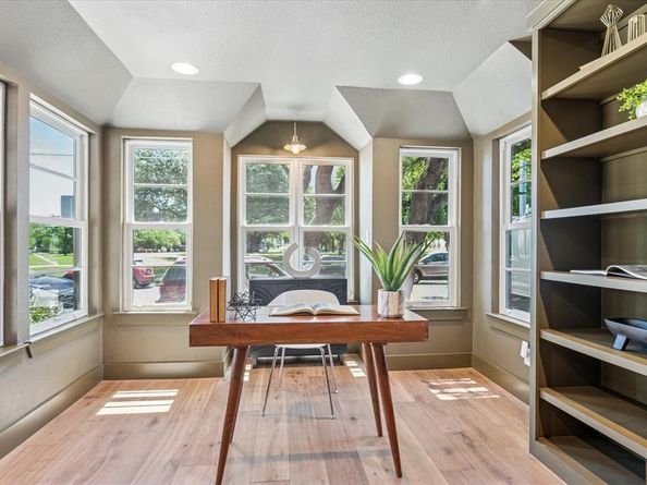 3219  Bryan Street , Dallas Texas 75204
