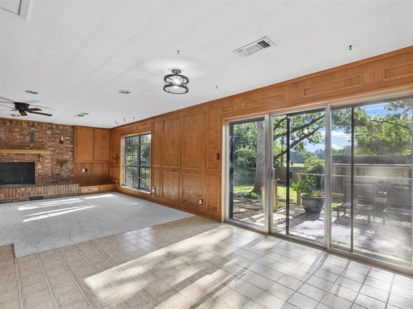 1228  Valentine Street , Hurst Texas 76053